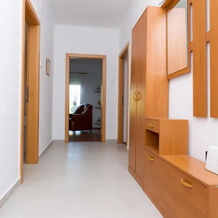 Dijana Appartement *