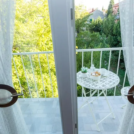 Dijana Appartement *